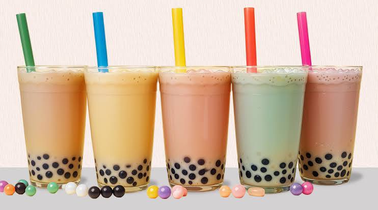 Бабл ти может вызвать непроходимость кишечника При употреблении большого количества напитка шарики из тапиоки не успевают размягчиться и продвинуться по кишечнику Они слипаются образуя плотный комок и продолжают впитывать жидкость