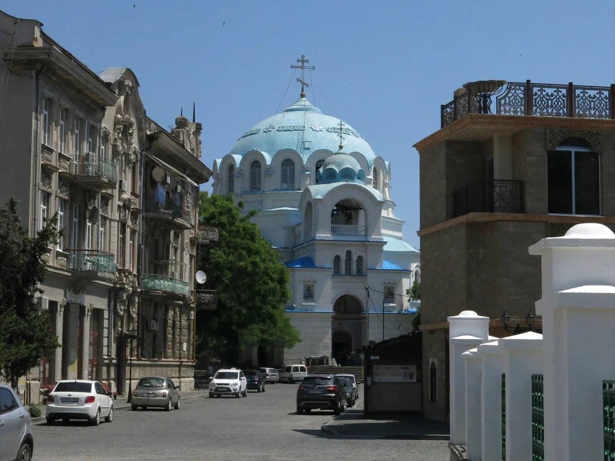 Более 600 тысяч организованных туристов посетили Евпаторию с начала года Данные озвучил глава администрации города Александр Юрьев Сейчас в санаториях пансионатах и гостиницах оздоравливается и отдыхает более 11 тысяч туристов Кроме того работает 65 коллективных средств размещения Их заполняемость составляет почти 55 что на 66 больше по сравнению с аналогичным периодом прошлого года