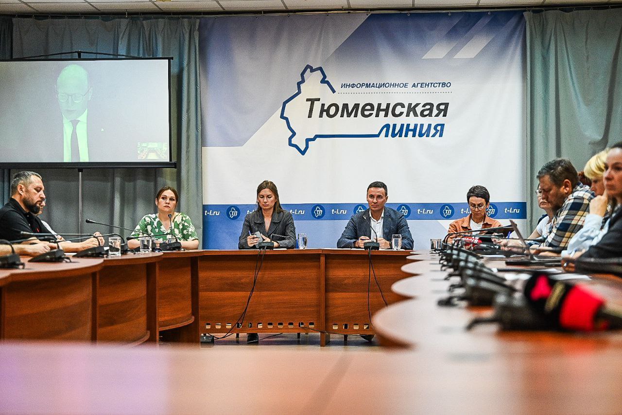 TNF помогает решать новые запросы ТЭК  Промышленно-энергетический форум TNF доказал свою способность структурировать запросы топливно-энергетического комплекса и отвечать на новые вызовы.   "Тюменская площадка отвечает по ряду запросов ТЭК в рамках нового национального проекта. Важно показывать все то, что создают компании как внутри страны, так и на пределами. Поэтому в этот раз специально на форуме в Тюмени будет открыт стенд оборудования Института нефтегазовых технологических инициатив", - сказал директор департамента машиностроения для ТЭК Минпромторга России Михаил Кузнецов.    X Промышленно-энергетический форум TNF пройдёт с 15 по 18 сентября. Ожидается участие более 12 тыс. человек.    Подробная программа и регистрация доступны на сайте.