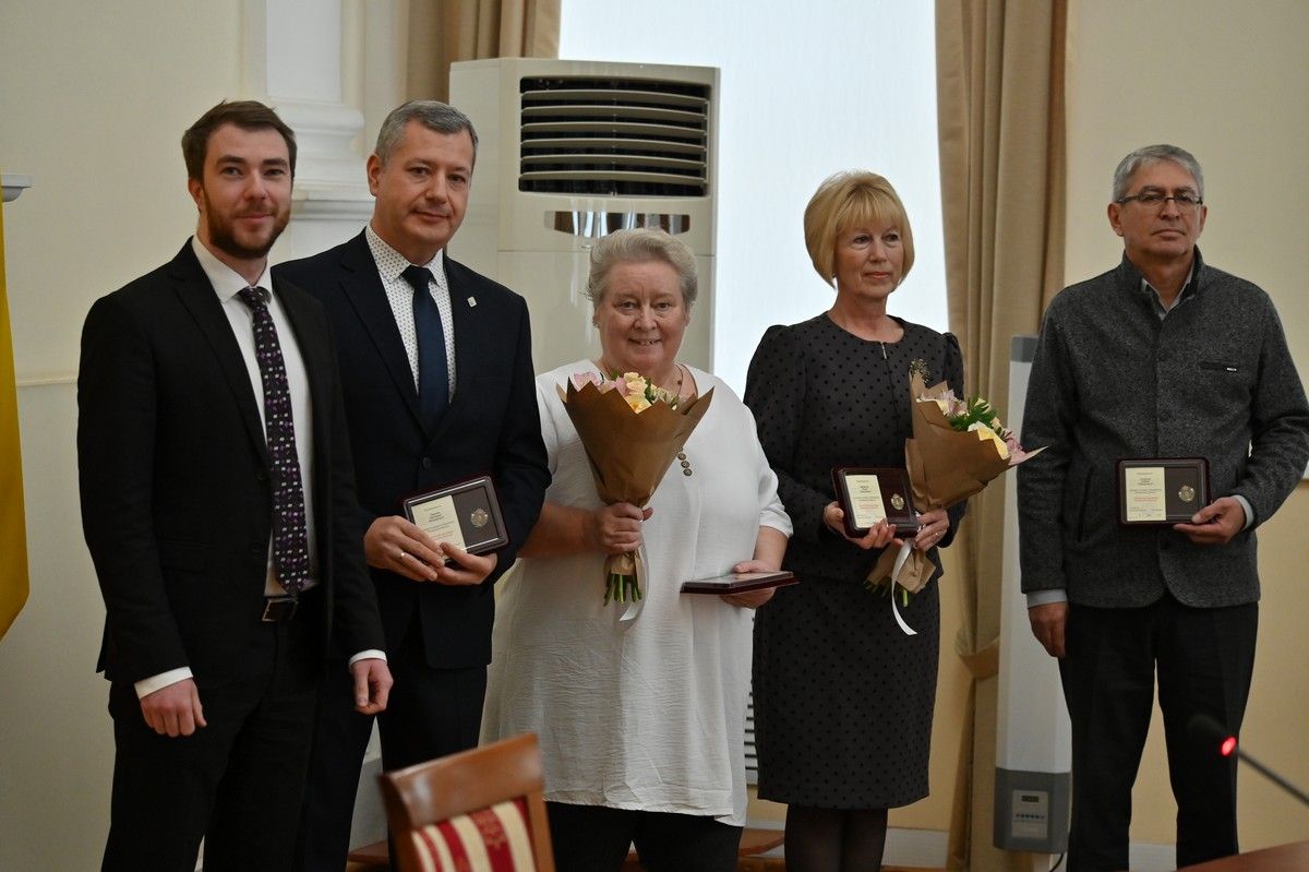 В Рязанской области растёт рождаемость   ryazannews ru fn 1751822 html На заседании Рязанской областной комиссии по социально трудовым отношениям которое провёл и о министра труда и соцзащиты обсудили реализацию нацпроекта Семья и поддержку участников СВО   Прислать новость Подписаться   Мы в MAX