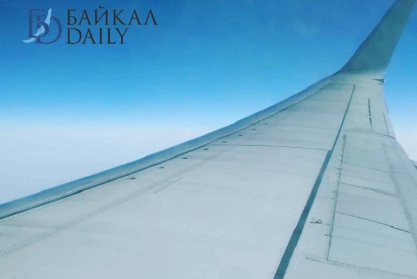 Жители северных районов Бурятии кукуют в ожидании субсидированных рейсов Пока что Минтранс РБ не определил авиакомпанию которая возьмёт на себя выполнение полётов со скидкой в Таксимо и Нижнеангарск В середине декабря 2025 года на участие в конкурсном отборе поступила всего одна заявка и то её позже аннулировали из за несоответствия предъявляемых требований Выяснилось что в ведомстве решили объявить новый конкурс Отбор уже идёт и завершится 13 января а вскрытие конвертов планируется 14 го