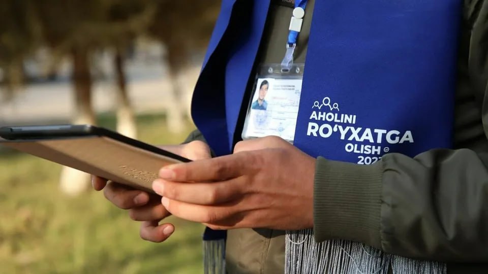 В Узбекистане к данному моменту провели перепись 2 4 млн домохозяйств и 31 тыс фермерских и сельхозпредприятий Работают 14 региональных и 208 районных и городских штабов подготовлены около 60 тыс переписчиков Кроме того обучение прошли 3 2 тысяч волонтеров из вузов страны Напомним перепись проходит в два этапа на первом этапе до 31 января в ней можно участвовать в онлайн формате на втором с 4 по 28 февраля переписчики проведут подомовой обход