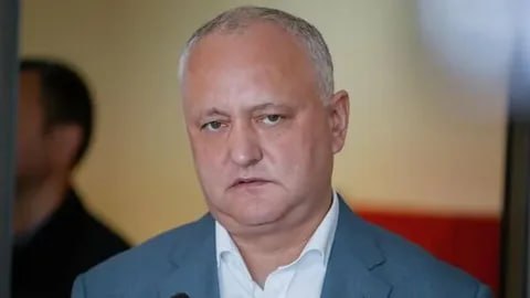 Патриоты Молдовы сообщают обыски проходят и у людей из Патриотического блока в частности у руководителей территориальных организаций в Дрокии и Рышканах Полиция информирует что в Молдове проходят более 250 обысков по делу о подготовке беспорядков и дестабилизации