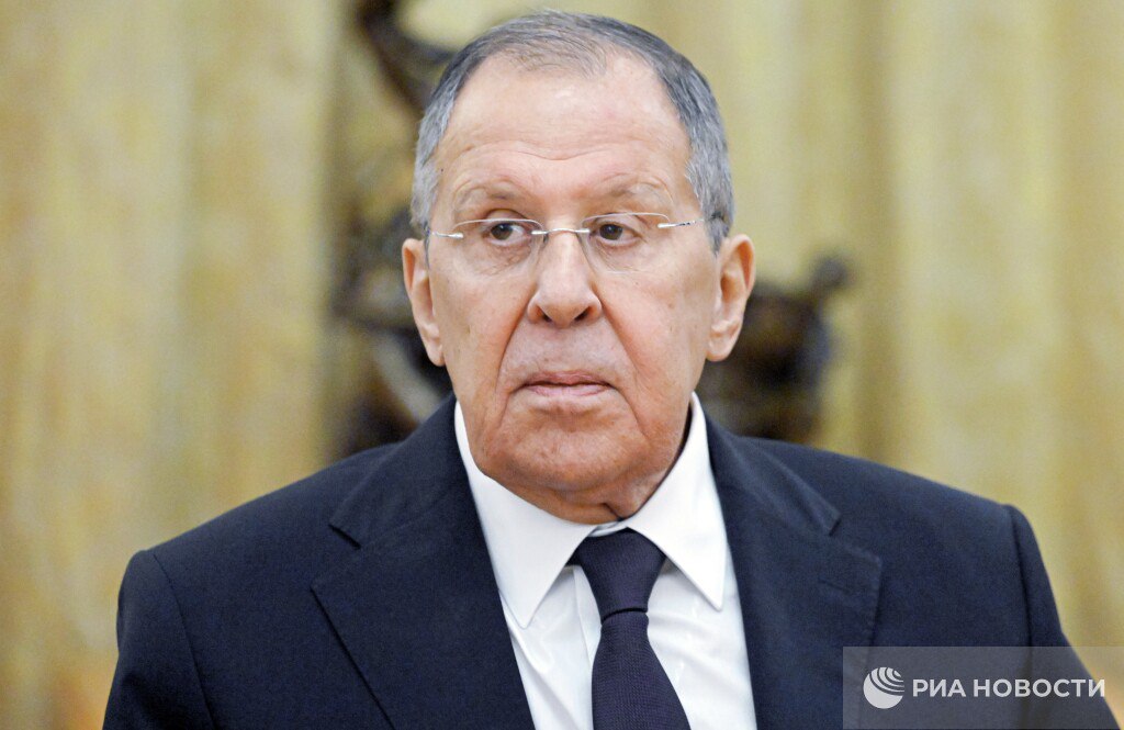 Основные заявления Лаврова в интервью медиакорпорации Гостелерадио Ирана Россия ожидает реакции от США по поводу их последних контактов с украинской стороной Европа неоднократно в истории выступала источником кризисов и бед включая колониализм и мировые войны Генетическая тяга многих европейцев к воровству хорошо видна на примере ситуации с замороженными российскими активами Европейские страны проигнорировали все шансы на участие в украинском урегулировании Европа своим подходом к конфликту на Украине похожа на врача двоечника который не разбирается в болезни а дает таблетку Новая стратегия национальной безопасности США призвана показать Европе ее место и сделать так чтобы она не пыталась втягивать Штаты в свои махинации Россия готова оказывать содействие конкретными делами для нормализации ситуации вокруг Ирана Нечестная схема государств Европы по восстановлению санкций против Ирана позор европейской дипломатии Россия и Иран запланировали строительство новых блоков АЭС некоторые из которых уже находятся в работе Подписаться на РИА Новости