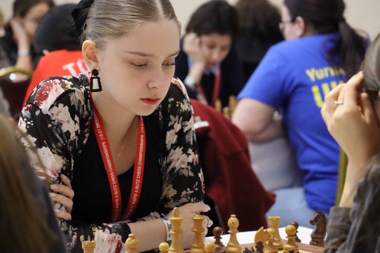 В Анталье завершилось первенство мира FIDE Евгения Сатановская выиграла две бронзовых награды в категории девушек до 17 лет В блице спортсменка завоевала 6 очков в быстрых шахматах 7 очков Помимо личных достижений россияне выиграли командный зачет в блице