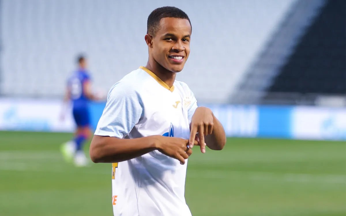 Зенит объявил о продлении контракта с Педро Срок нового соглашения петербургского клуба с 19 летним бразильским нападающим рассчитан до конца сезона 2029 30