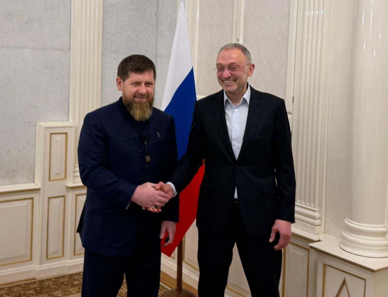 Провел плодотворную встречу с Братом сенатором Российской Федерации Сулейманом Керимовым в Москве Считаю народ Чечни и народ Дагестана братья как и мы Пожелал успехов во всех делах и начинаниях