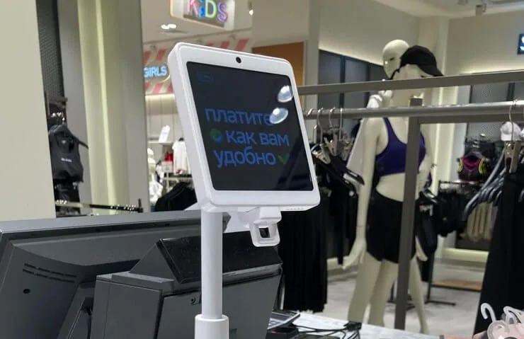 Введение НДС на операции по картам приведет к пересмотру тарифов Сбербанка для его клиентов Об этом сообщили первый заместитель председателя правления Сбербанка Кирилл Царев и заместитель председателя правления Сбербанка Тарас Скворцов SBER Как добавил Скворцов Сбербанк планирует переложить часть расходов из за ввода НДС на своих пользователей юридических лиц которые в свою очередь переложат эти расходы на поставщиков и клиентов jkinvest news jkinvest