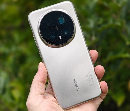 DCS раскрыл характеристики флагмана HONOR Magic 8 Ultra топовая начинка и мощные камеры В середине октября китайский бренд HONOR представил два новых флагмана Magic 8 и Magic 8 Pro Но на этом линейка не закончится Компания по слухам собирается выпустить модели Magic 8 Lite и Magic 8 Ultra О характеристиках последней рассказал известный инсайдер Digital Chat Station