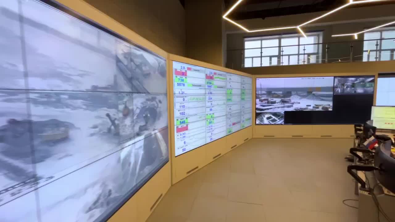 Юрий Трутнев начал рабочую поездку в Норильск для обсуждения реновации города