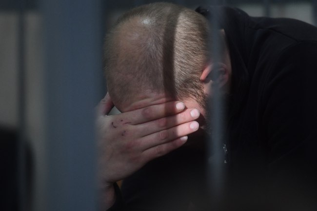 Погубил две жизни 10 августа Якутский городской суд принял решение заключить под стражу 32-летнего водителя, обвиняемого в смертельном ДТП, произошедшем ночью 9 августа в селе Хатассы. Мужчина, управлявший автомобилем Toyota Allion в состоянии алкогольного опьянения, выехал на встречную полосу и совершил лобовое столкновение с мотоциклом Regulmoto. В результате аварии погибли двое несовершеннолетних – водитель мотоцикла и его пассажир. Подробнее Фото: Булатов Алексей