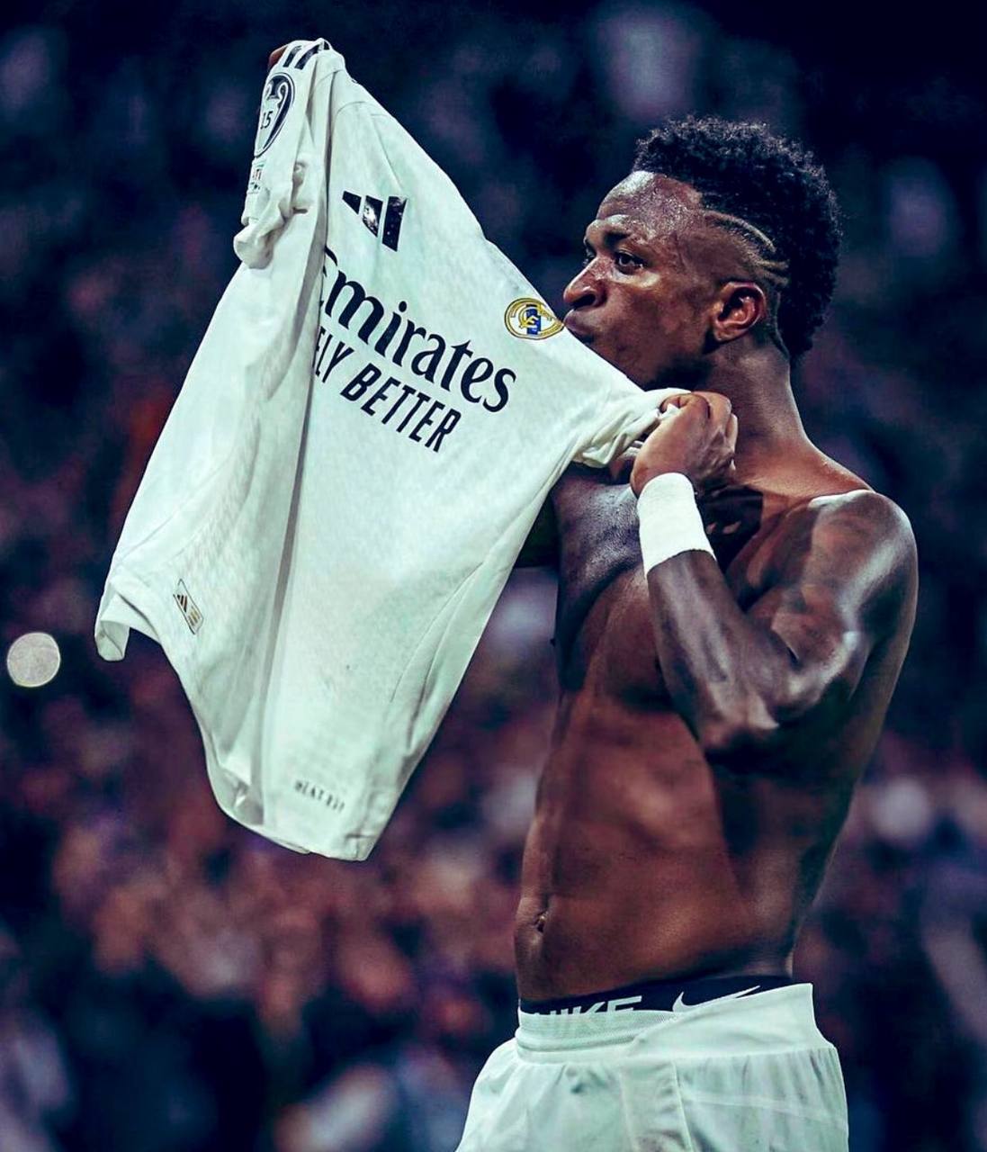 Винисиус отклонил предложение Реала о продлении контракта Надежный The Athletic сообщает что бразилец отказался от соглашения с зарплатой в 20 млн евро за сезон больше в Мадриде получал только Роналду и потребовал рекордный контракт в истории клуба Причины отказа плохие отношения с Хаби Алонсо и недовольство ролью в команде Верим myachPRO