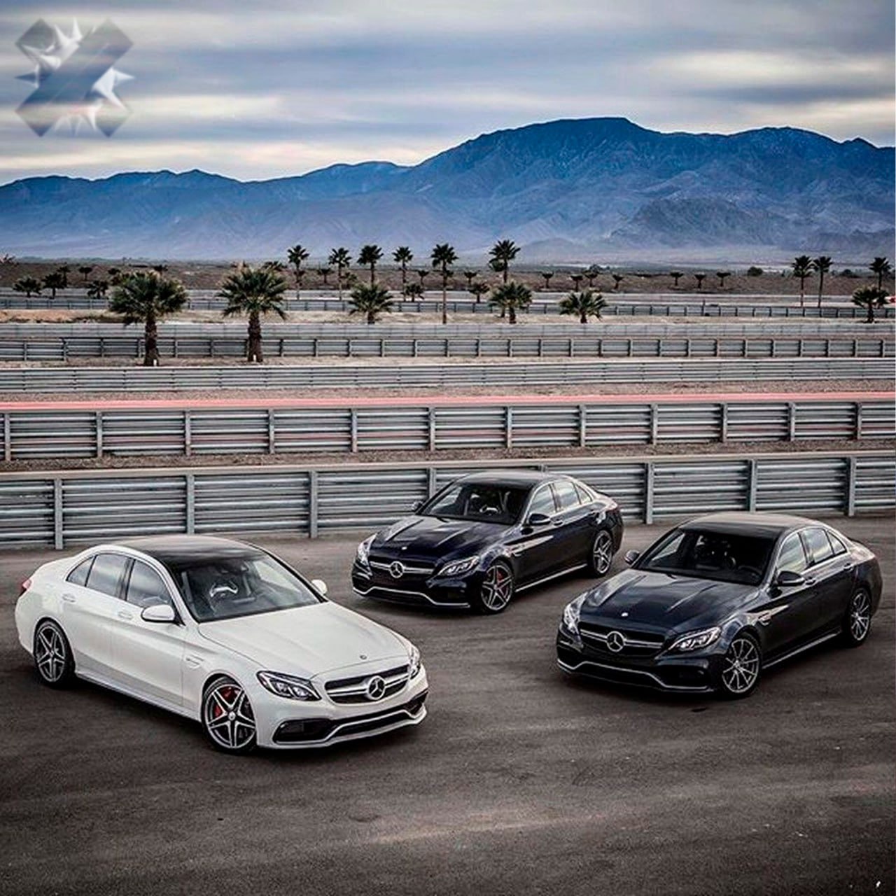 Mercedes строит свой собственный город в Дубае Mercedes Benz MBG и девелопер Binghatti запускают проект Mercedes Benz Places в Дубае район Meydan Будут жилые башни развлекательные зоны улицы парки и многое другое город в городе получится огромным надо посмотреть мне и тут норм живется ну презентация хорошая но будет ли он в реальности НМШ