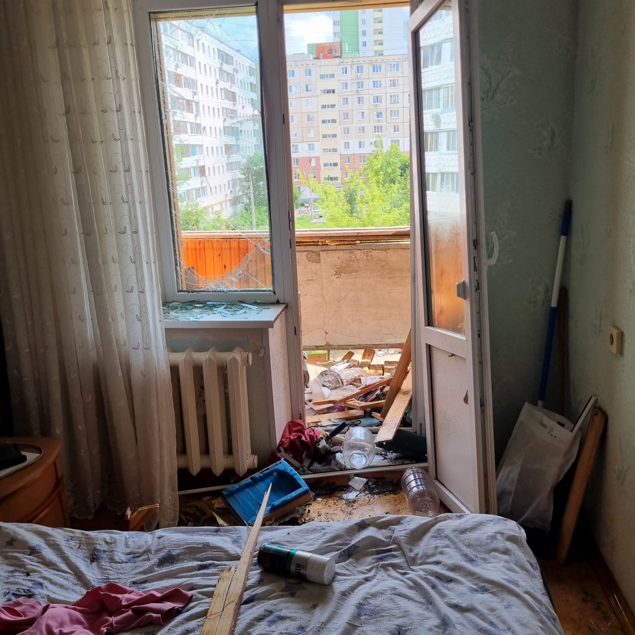 Еще кадры с места взрыва баллона в уфимской квартире