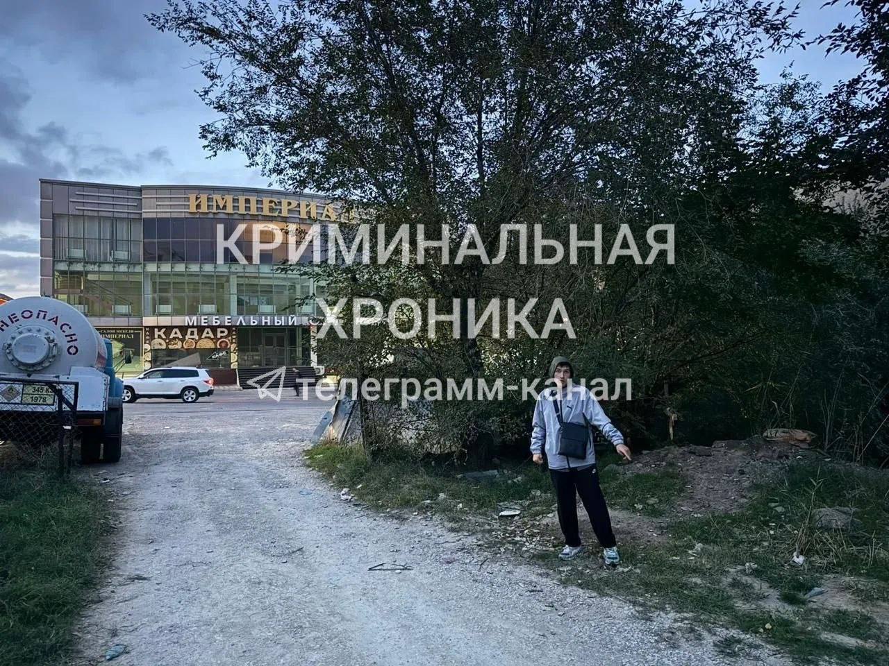 Вымогатель отжал у парня из Дагестана 9500 рублей за переписку с пошлыми стикерами Пострадавший флиртовал с девушкой онлайн Дело даже не дошло до нюдсов но собеседница всё равно настучала 19 летнему знакомому Тот вышел на жертву избил и забрал почти 10к Пригрозил что если не принесёт ещё 15 000 будет хуже Полиция уже разбирается с шантажистом Подписывайся на Mash Gor