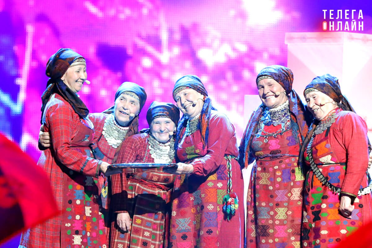 И эти тоже «угрожают» неньке «Бурановских бабушек» внесли в базу украинского экстремистского сайта «Миротворец». Судя по частоте появления подобных новостей, украинские патриоты интересуются российскими артистами больше, чем своими.