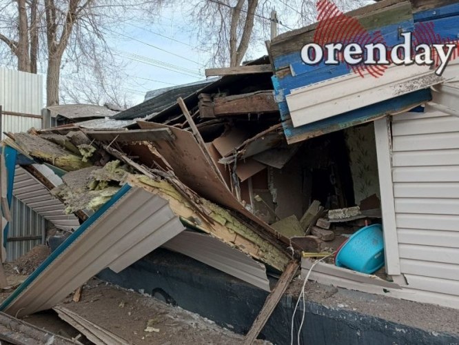Orenday Оренбург В ОРЕНБУРГЕ СУД ПОСТАВИЛ ТОЧКУ В ДЕЛЕ О ВЗРЫВЕ ГАЗОВОГО БАЛЛОНА В РЕЗУЛЬТАТЕ КОТОРОГО ПОГИБЛИ ТРИ ЧЕЛОВЕКА 18 В отношении одного из погибших было возбуждено уголовное дело по статье Выполнение работ не отвечающих требованиям безопасности жизни и здоровья потребителей повлекшие по неосторожности смерть двух и более лиц Подробности на сайте orenday ru news 141025192859