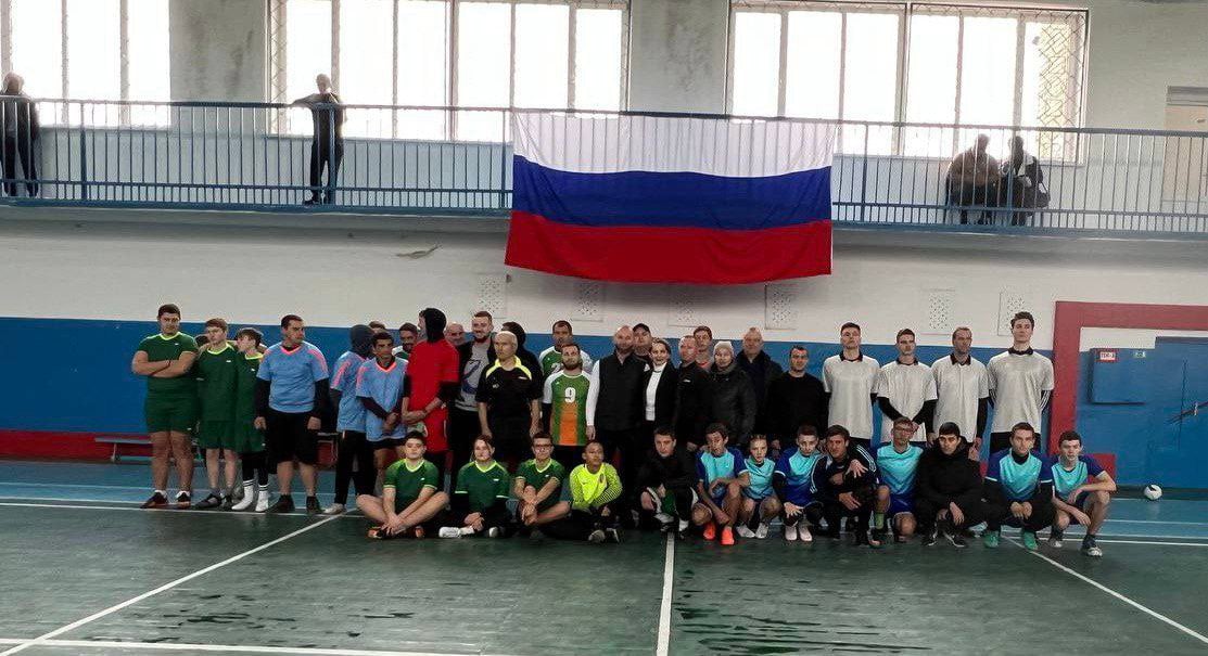 В Каховке прошел турнир по мини-футболу, посвященный Герою Советского Союза Ивану Зюзю  Событие было организовано в рамках конкурса "Каховский округ — территория традиций". В турнире приняли участие шесть команд, первое место заняли спортсмены из Новой Каховки.   "Любимовская молодежь выиграла грант и мы смогли предоставить финансирование для организации турнира", — сообщили в администрации Каховского округа.    ПОДПИСАТЬСЯ НА ТАВРИЮ