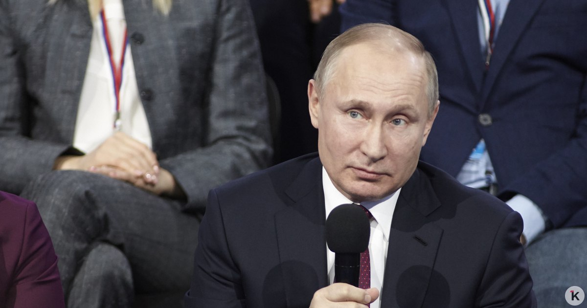 Владимир Путин направил в Госдуму законопроекты благодаря которым получится взыскать алименты в рамках стран СНГ Владимир Путин направил в Госдуму два законопроекта о ратификации протоколов которые регулируют взыскание алиментов в рамках стран СНГ Об этом пишет Российская газета Поправки обеспечат возможность исполнения решений судов о выплате алиментов детям в странах СНГ Протоколы предусматривают внесение поправок в конвенции о правовой помощи и правовом взаимодействии по вопросам гражданского семейного и уголовного права которые были приняты соответственно 22 января 1993 года и 7 октября 2002 года Россия подписала указанные изменения 13 мая 2025 года Полноправными членами СНГ являются Азербайджан Армения Беларусь Казахстан Киргизия Молдавия Россия Таджикистан Узбекистан