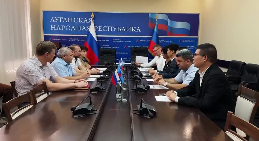 Китайская делегация подписала меморандум о сотрудничестве с Луганской Народной Республикой