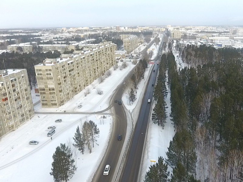 63 новые видеокамеры начали следить за порядком на ангарских улицах. Дополнительные элементы в системе видеонаблюдения установлены по муниципальной программе.    Камеры появились на прилегающей к монументу территории в 95 квартале, на площади Ленина, у памятника «Голуби мира», возле «Современника» и в парке за Дворцом культуры, а также возле памятника погибшим в годы Великой Отечественной войны в микрорайоне Китой   - Системой видеонаблюдения опоясан весь город – камеры стоят на выездах и основных перекрестках, в том числе и по улице Декабристов, - отметил директор МКУ «Служба по решению вопросов ГО и ЧС  Алексей Филатов.    Данные  непрерывно передаются в Единую дежурно-диспетчерскую службу муниципального образования, а также доступны для полиции.