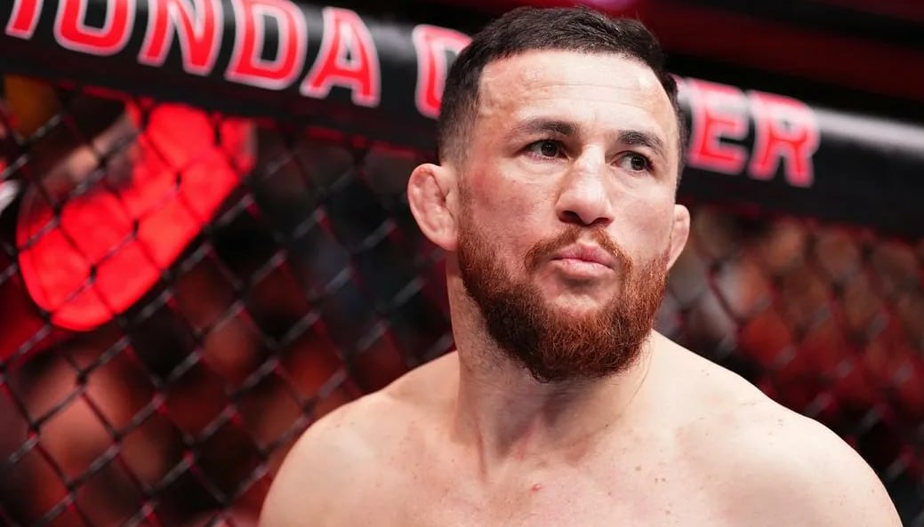 Двалишвили победил Сэндхагена и защитил титул UFC Бой продлился все пять раундов и завершился победой Двалишвили единогласным решением судей 49 45 49 45 49 46