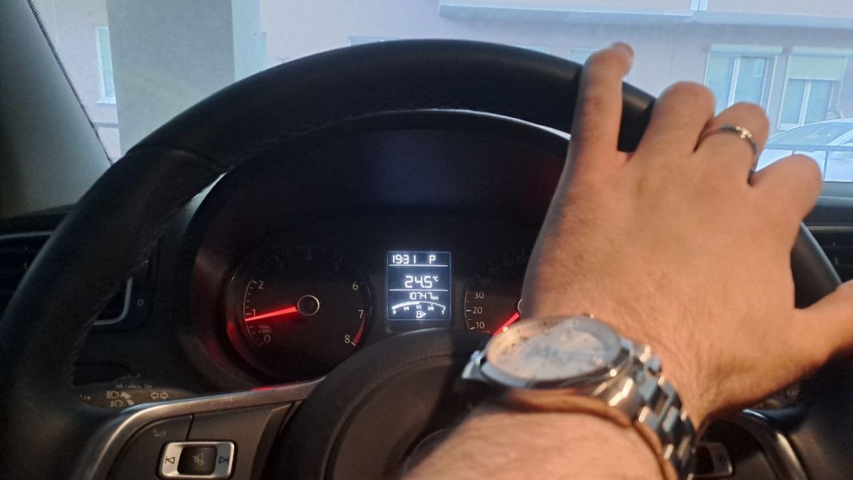 JAC Motors Russia прокомментировала дело обманутых покупателей машин в Самаре СУ СКР по Самарской области проводится проверка по факту мошеннических действий в отношении жителей региона, решивших приобрести авто по привлекательным ценам. В реальности стоимость машин оказалась гораздо выше ранее объявленной. Официальный комментарий компании можно найти на нашем сайте. : ГТРК "Самара"