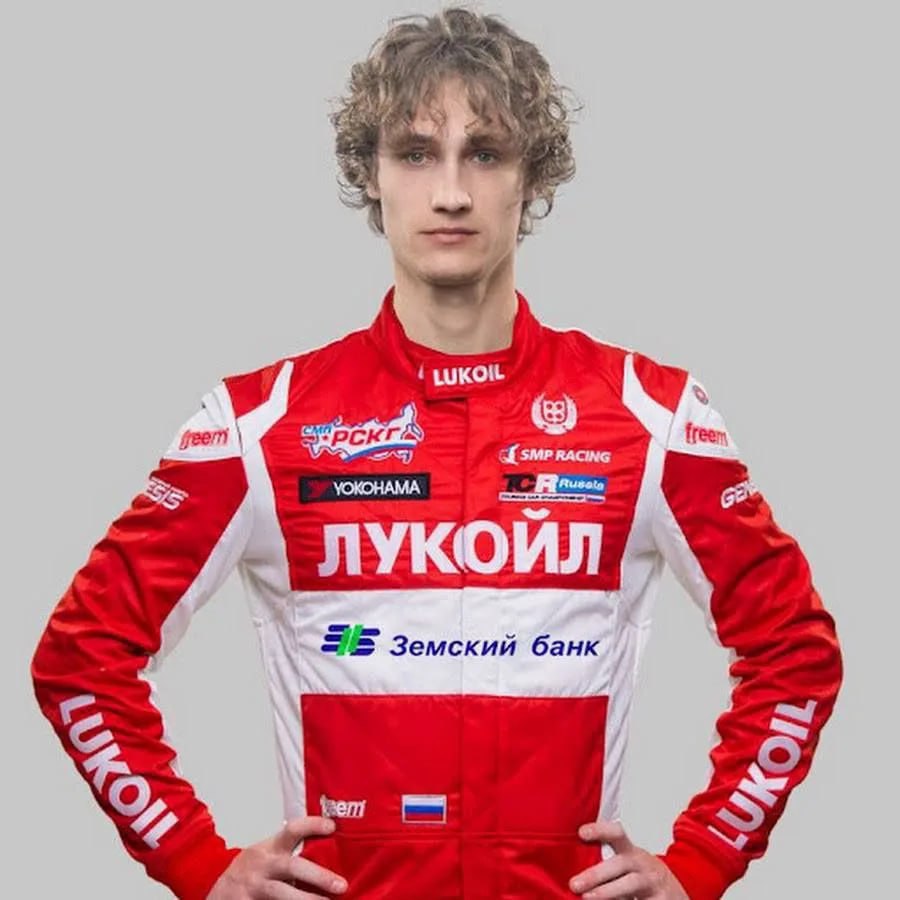 Гонщик из Сызрани Михаил Симонов стал победителем чемпионата Российской серии кольцевых гонок Финальные заезды соревнования прошли 11 октября на гоночной трассе Крепость Грозная Спортсмен показал лучший результат в классе SMP TCR Russia по итогам девяти этапов чемпионата Подписаться Написать нам