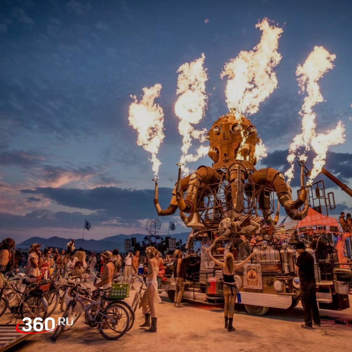 Burning Man на грани закрытия Легендарный фестиваль музыки и искусств в пустыне может прекратить существование Прошлый год оказался убыточным а сейчас организаторы вынуждены просить о пожертвованиях пишет Business Insider Даже визиты техно миллиардеров вроде Илона Маска и Сергея Брина не спасли денег на проведение шоу все равно не хватает Если ситуация не изменится нынешний Burning Man может стать последним Этот фестивальный год и так выдался тяжелым в России уже отменили Signal губернатор Калужской области заявил что мероприятие не состоится из за проблем с обеспечением безопасности mbn360