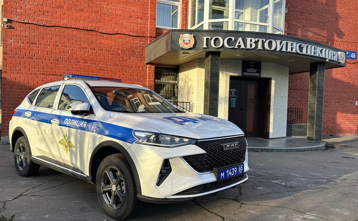 Статистику аварийности на дорогах Сахалинской области за 9 месяцев 2025 года озвучили в ГАИ региона   За январь сентябрь зарегистрировано 290 ДТП 26 погибших 378 раненых   По сравнению с 2024 годом число погибших снизилось на 48 но ДТП стало больше на 3 2 раненых на 7 4   ДТП с участием иностранных граждан выросли более чем в 2 раза 39 случаев 1 погибший 46 пострадавших   Основная причина превышение скорости 129 ДТП 11 при этом погибших стало меньше на 32 раненых на 15   Детский травматизм вырос на 25 57 ДТП 1 погибший 60 раненых   Наезды на пешеходов снизились на 25 5 70 происшествий Будьте внимательны и соблюдайте ПДД безопасность начинается с каждого