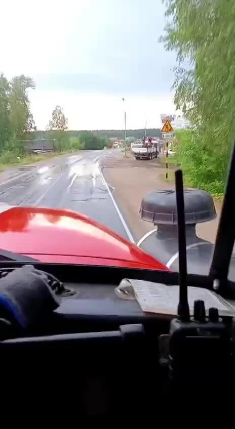 Пожар в заброшенном доме в Вельском районе: молния стала причиной возгорания