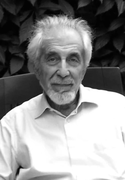 На 91 м году жизни скончался музыковед главный редактор газеты Мариинский театр Иосиф Райскин Он был одним из авторитетнейших музыкальных критиков Петербурга с большим уважением относился к артистам и сам пользовался их уважением был доброжелателен и мудр в суждениях Telegram Все каналы Фонтанки Max