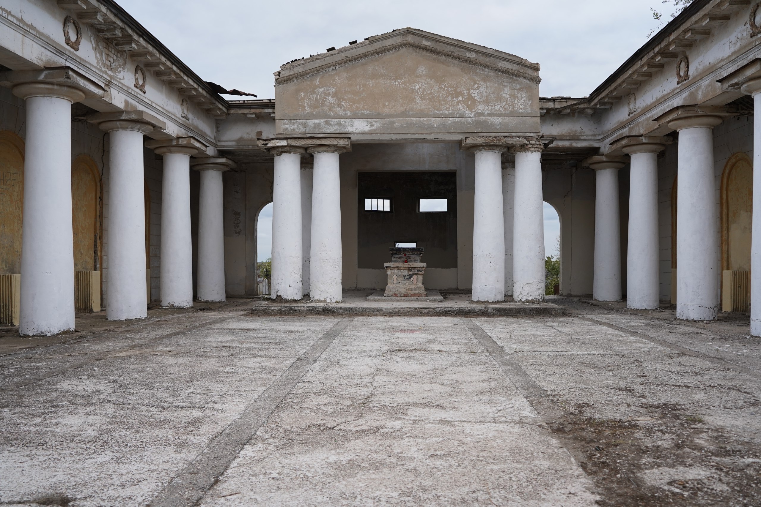 1 ноября в 12 00 на территории мортуария на кладбище 1 в Волжском состоится молебен в честь Дмитриевской родительской субботы Богослужение проведет благочинный Волжского округа Калачевской епархии Волгоградской митрополии РПЦ иерей Александр Копейкин Приглашаем всех кто желает присоединиться к общей молитве и почтить память близких Это особый день когда мы вместе можем вспомнить тех кого с нами нет и поддержать друг друга в молитве Место территория мортуария на кладбище 1 Дата 1 ноября Время 12 00 Подписаться в MAX