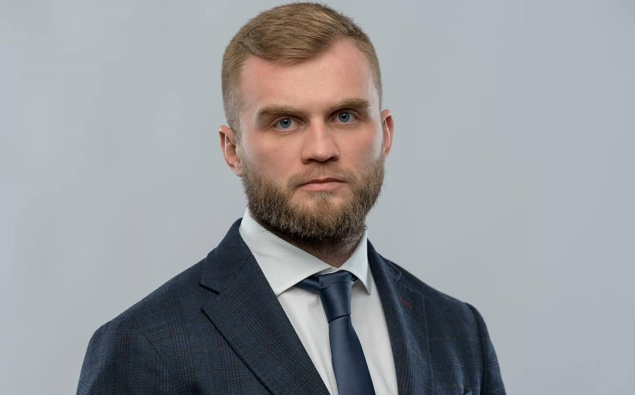 Зеленский ввел санкции против нардепа Артёма Дмитрука, — указ Также санкции введены, в частности, против экс-нардепа Александра Онищенко и украинского кинопродюсера Влада Ряшина. НАШИ РЕСУРСЫ: Telegram Tik-tok YouTube RUTUBE