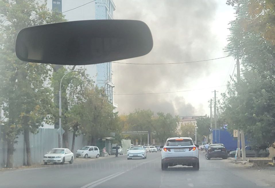 Очевидцы сообщили о пожаре со стороны Яккасарайского района в сторону Чиланзара ДОСААФ Tashkent Land