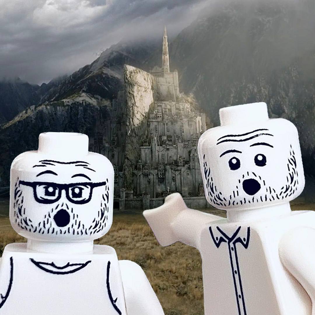 LEGO готовит КРУПНЕЙШИЙ набор по Властелину Колец фанатов ждёт эпик Инсайдеры заявили что LEGO выпустит модель Минас Тирита легендарной столицы Гондора Крепость будет состоять из 7 уровней и 8278 деталей Цена почти 50 тысяч рублей Мужики мечтают только об одном