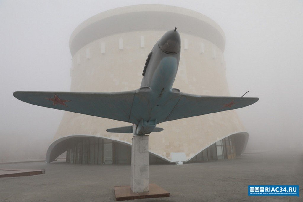 Музей заповедник Сталинградская битва в праздничные дни работает по особому графику 3 ноября с 12 00 до 20 00 4 ноября с 10 00 до 18 00 Накануне музеи работают в обычном режиме 1 ноября Сталинградская битва с 10 00 до 20 00 Мемориально исторический музей с 10 00 до 18 00 2 ноября оба музея с 10 00 до 18 00 3 ноября с 17 00 до 20 00 вход в музеи бесплатный в рамках Всероссийской акции Ночь искусств Подписывайтесь на тот самый легендарный РИАЦ