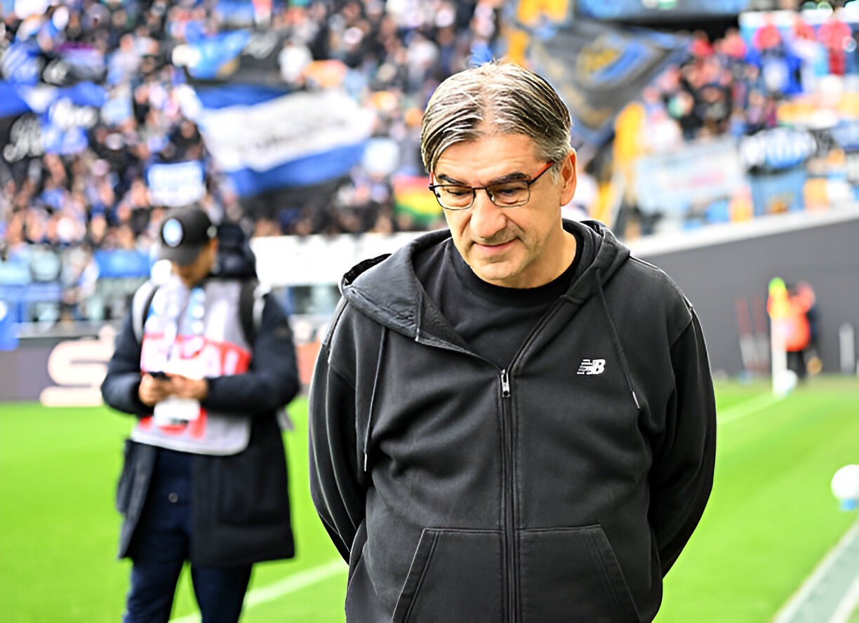 Официально Аталанта объявила об увольнении Ивана Юрича с поста главного тренера official newscalcio Решение принято руководством клуба после домашнего поражения от Сассуоло со счетом 0 3 в рамках 11 го тура Серии А Показатели команды в чемпионате стали ключевым фактором у Аталанты всего 2 победы в 11 матчах серия без побед длится уже 7 игр Команда занимает 13 е место в Серии А забив лишь 13 мячей за этот отрезок Клуб поблагодарил Юрича и его штаб за проделанную работу Имя нового тренера будет объявлено после завершения внутренних процедур