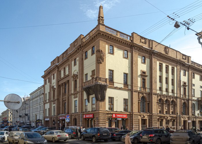 В Петербурге началась реставрация главного зала Дома Радио — Первой студии, которая должна стать многофункциональной площадкой для живых концертов, музыкальных проектов и звукозаписи.