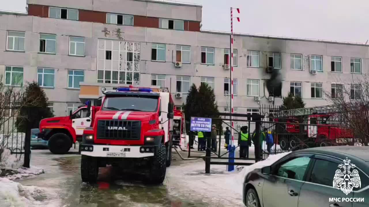 Пожар в НИИ Новосибирска: спасены четыре человека, огонь ликвидирован