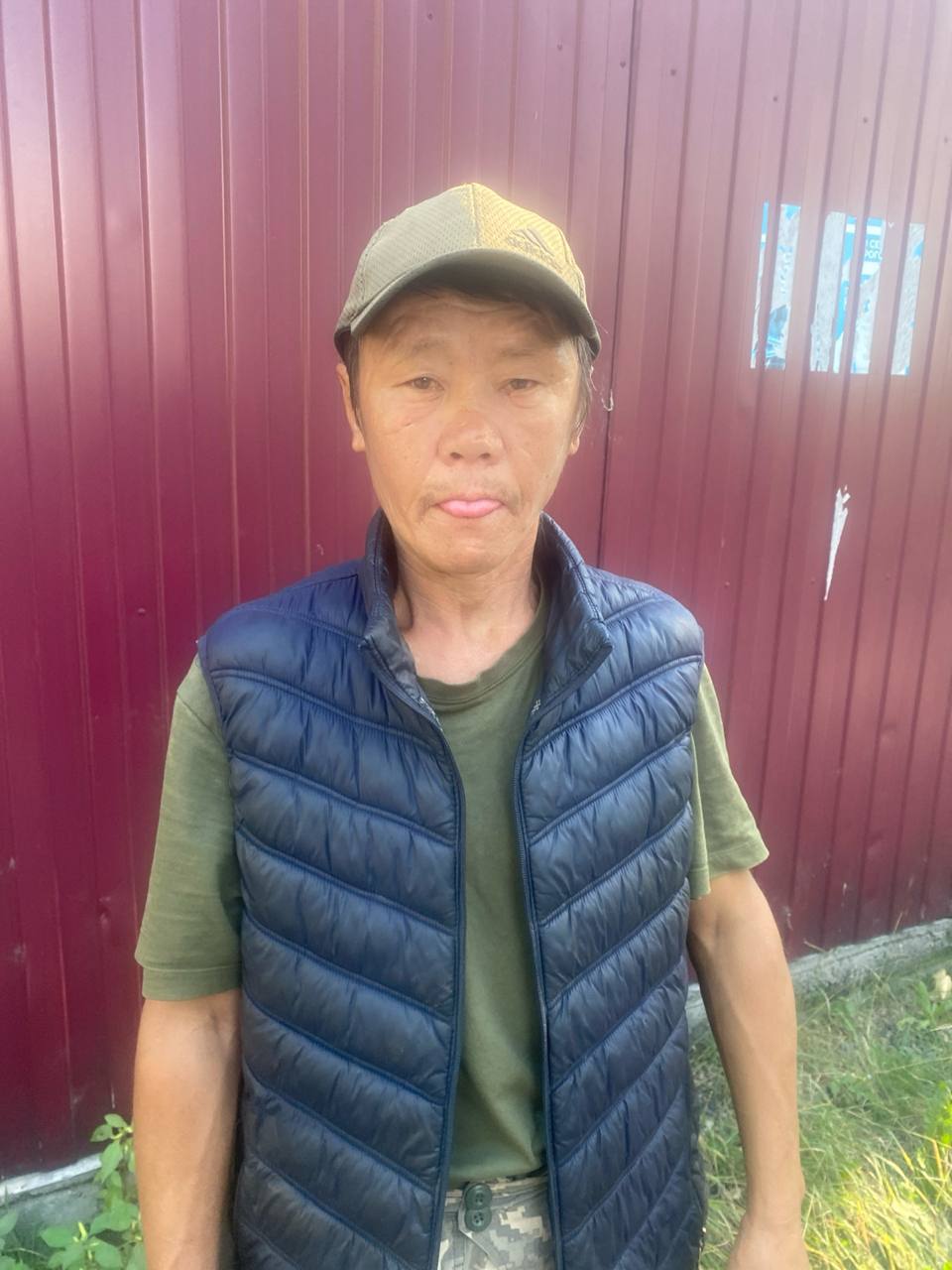 Внимание розыск  Сотрудниками Управления МВД России по г Кызылу разыскивается без вести пропавший Иргит Радыш Васильевич 1979 года рождения Вышел из дома в г Кызыле 28 ноября 2025 года и до настоящего времени его местонахождение неизвестно  Был одет шапка черного цвета куртка зимняя черного цвета длиной до колен брюки темно синие берцы черного цвета со шнурками  Приметы рост 165 см худощавого телосложения  Граждан располагающих какой либо информацией о местонахождении пропавшего просим сообщить в полицию по телефонам 8 394 22 9 36 01 9 36 02 102 8 929 381 00 01 УМВД России по г Кызылу