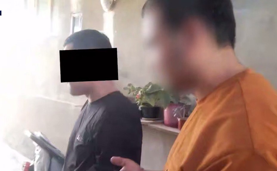 Задержан сотрудник органов внутренних дел занимавшийся распространением наркотиков В Ташкенте арестован инспектор профилактики УКД ОВД Алмазарского района организовавший нарколабораторию у себя в служебном помещении kun uz ru 27427955 Официальные страницы Kun uz Telegram Facebook Instagram Youtube