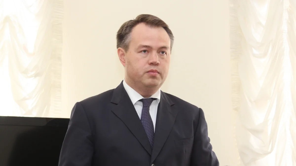 В Татарстане ждут согласования нового главы Минздрава в федеральных ведомствах Об этом Ъ Волга Урал сообщил врио главы министерства Альмир Абашев Минздрав остается единственным министерством Татарстана без утвержденного главы Альмир Абашев исполняет обязанности министра с июня 2025 года До него министерство возглавлял Марсель Миннуллин который покинул пост по собственному желанию на фоне показаний против него в суде Фото Минздрав Татарстана kommersantkazan