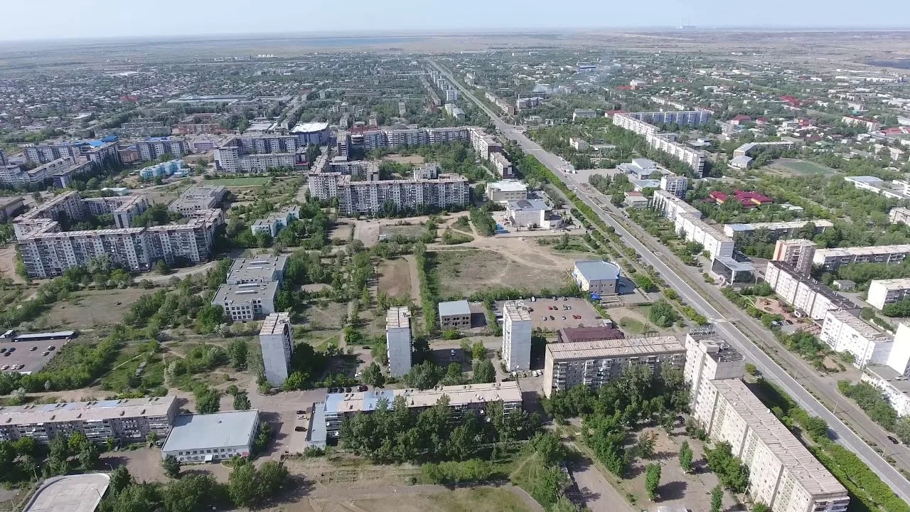 Крупные предприятия в Экибастузе занижали налоги на сотни миллионов тенге  Прокуратура города выявила несколько подобных фактов. Так, «Экибастузская ГРЭС-1 им. Б. Нуржанова» при ремонте оборудования неправомерно списала на вычет расходы, не связанные с получением дохода. В результате недоплата составила 421 млн тенге.  А вот Казахстанская вагоностроительная компания выявила снижение оборота по реализации продукции. Таким образом, бюджет недополучил еще 550 млн тенге.   По итогу все выявленные нарушения устранили, компании исполнили свои налоговые обязательства в добровольном порядке, а недостающие суммы полностью перечислили в госбюджет.