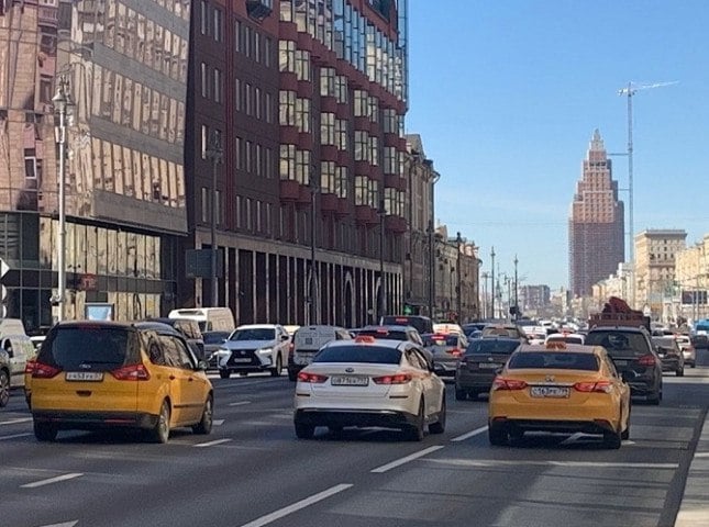 Стало известно, почему подорожают поездки на такси Рост стоимости поездок на такси – почти неизбежный сценарий. Предположительно рост может составить порядка 30%. Такое мнение агентству «АВТОСТАТ» высказала председатель Общественного Совета по развитию такси Ирина Зарипова. Подробнее на сайте autostat.ru