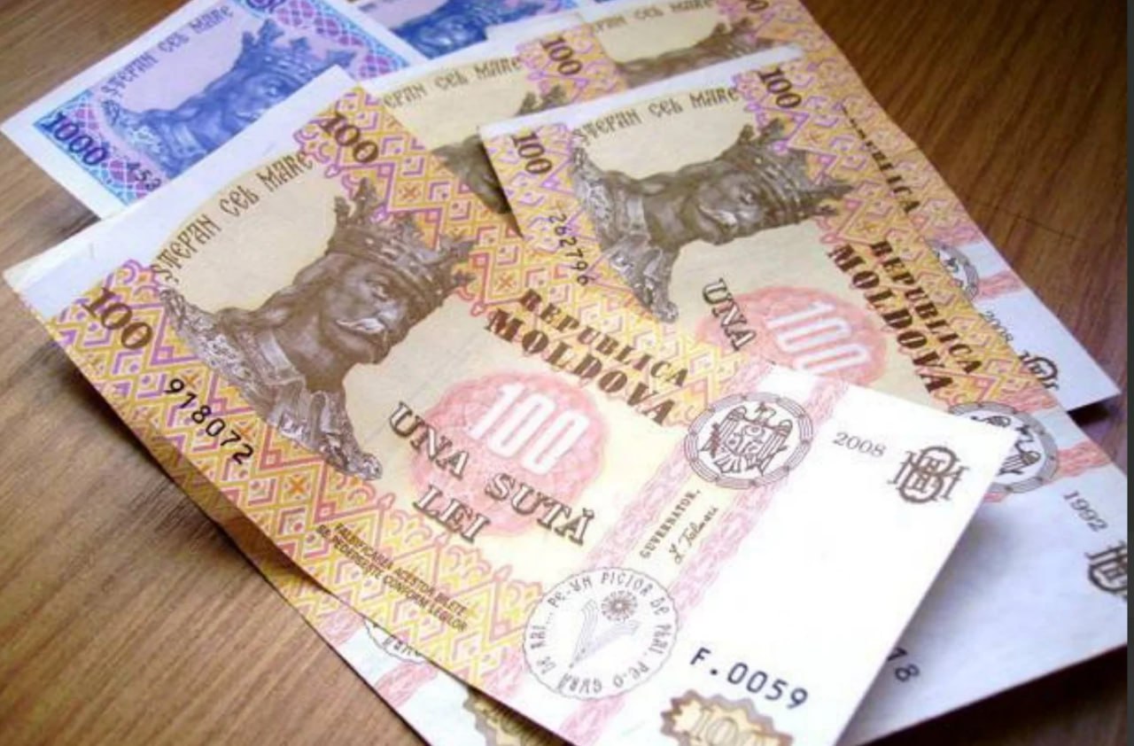 Молдаване бегут из банков изъятия превысили вклады на 4 6 млрд леев   В январе ноябре 2025 года жители Молдовы вывели из банковской системы значительно больше денег чем внесли объём снятия наличных превысил объём поступлений на 4 6 млрд леев свидетельствуют данные Национального банка   Население предпочитает держать деньги вне банков Этот тренд выглядит тревожным сигналом на фоне роста цен тарифов и налоговой нагрузки Несмотря на увеличение поступлений от торговли и вкладов физических лиц общий результат чистый отток средств указывает на падение доверия и рост неуверенности в завтрашнем дне Подпишись на primulinmd