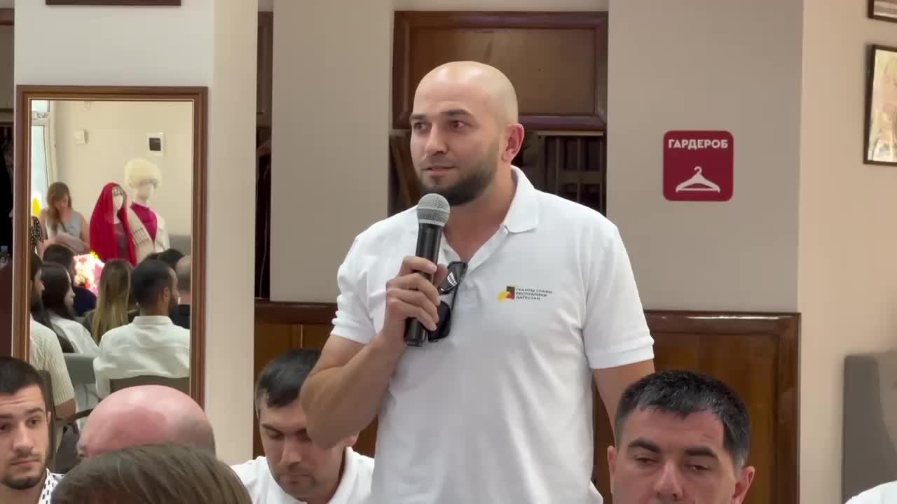 День молодежи в Махачкале: Абдулмуслимов встречается с активистами