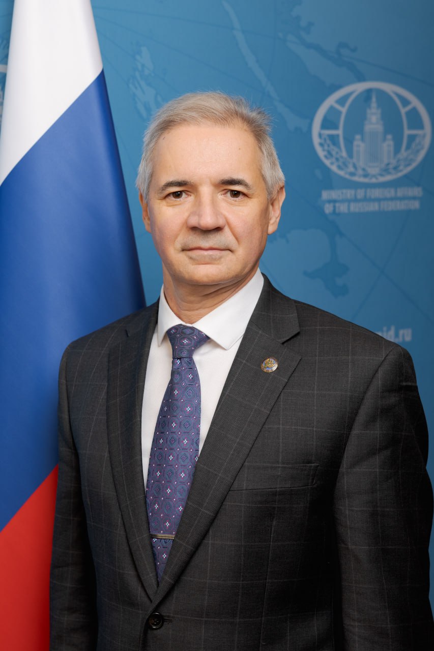 НовыеНазначения Приказом Министерства иностранных дел Российской Федерации Пукалов Николай Витальевич назначен Генеральным консулом Российской Федерации в Хьюстоне США В 1989 году окончил Московский государственный институт иностранных языков им М Тореза Владеет английским и испанским языками На дипломатической службе с 1992 года Работал на различных должностях в центральном аппарате Министерства и за рубежом В 2006 2010 годах консул советник Генерального консульства России в Торонто Канада В 2010 2012 годах советник Консульского департамента МИД России В 2012 2018 годах советник старший советник Посольства России в США В 2019 2025 годах начальник отдела в Консульском департаменте МИД России РоссияСША