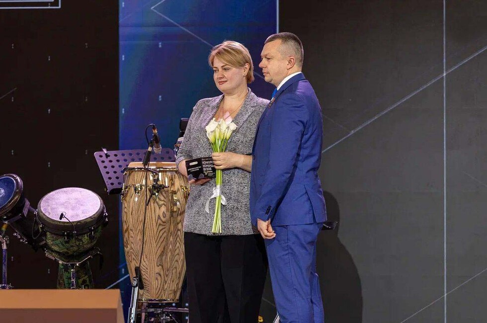 ДонНАСА победила в конкурсе команд вузов Общества Знание Вуз одержал победу в номинации Добровольчество и экология Награждение прошло в рамках конгресса по молодежной политике организованного Министерством науки и высшего образования РФ Всего на конкурс поступило 866 заявок из 82 регионов страны в том числе 10 проектов от шести университетов ДНР Читать полностью молодежь Фото Общество Знание ДНР  Подпишись на нас в MAX