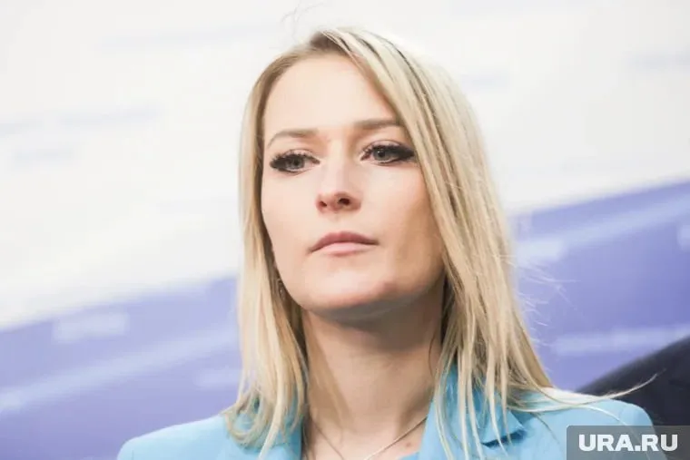 Кандидатуру челябинского депутата Лантратовой на пост омбудсмена рассмотрит Госдума Заседание состоится 14 мая вопрос о назначении нового уполномоченного по правам человека включен в повестку третьим Кандидатуру Яны Лантратовой выдвинула Справедливая Россия и поддержала фракция ЕР Альтернативными кандидатами стали Артем Прокофьев КПРФ и Иван Сухарев ЛДПР Подписаться на URA RU мы в MAКС
